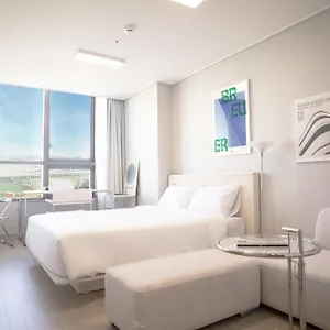 Uh Flat The Songdo 아파트